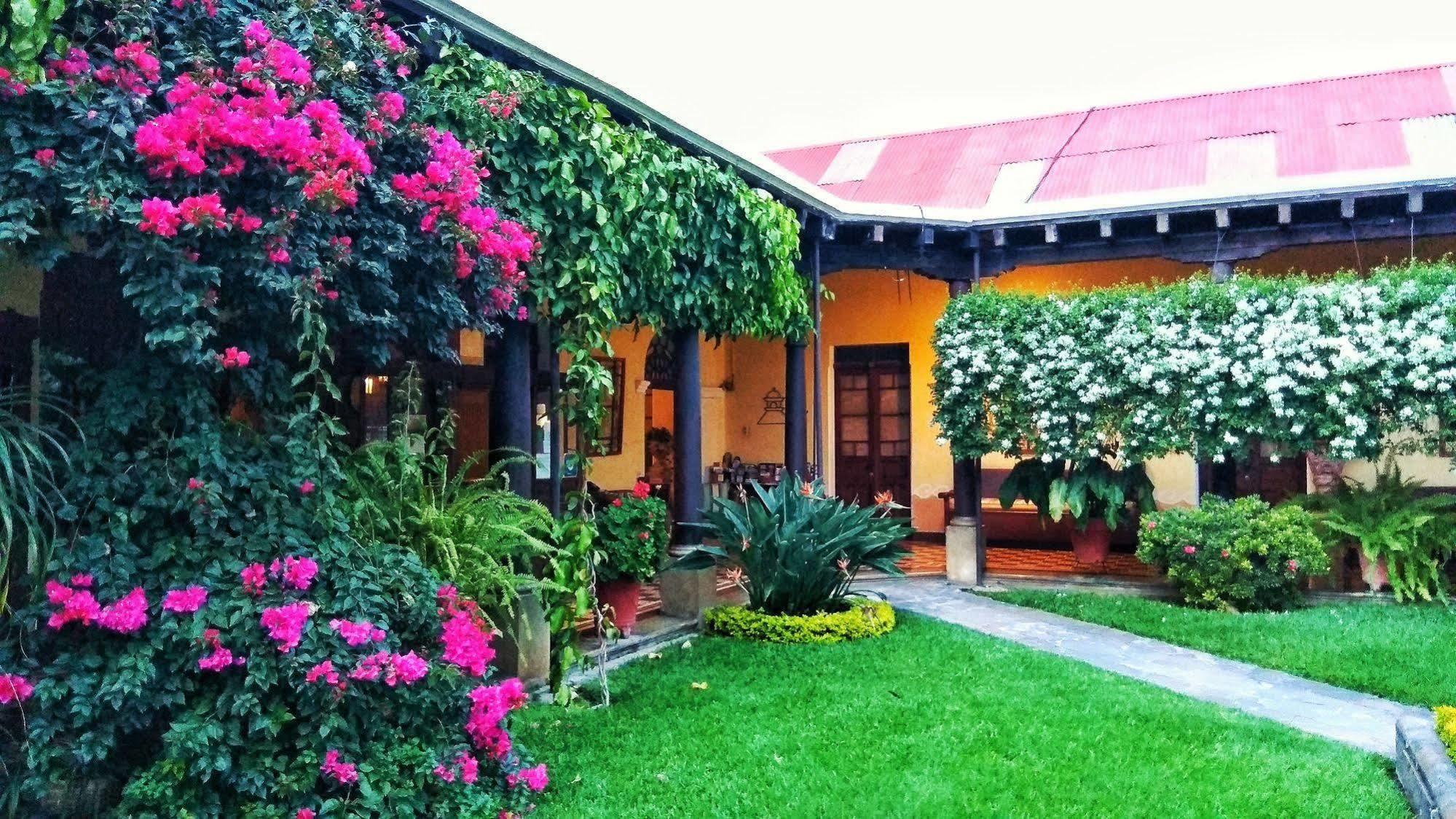 Aurora Hotel