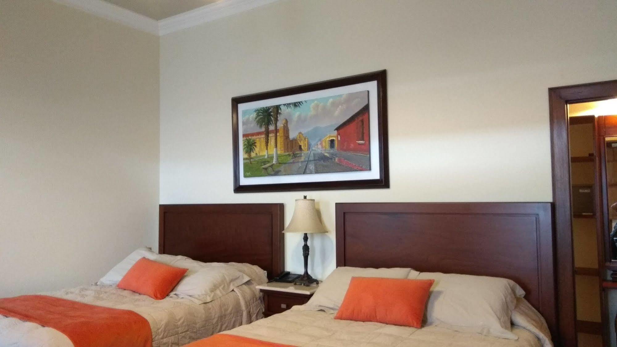 Aurora Hotel